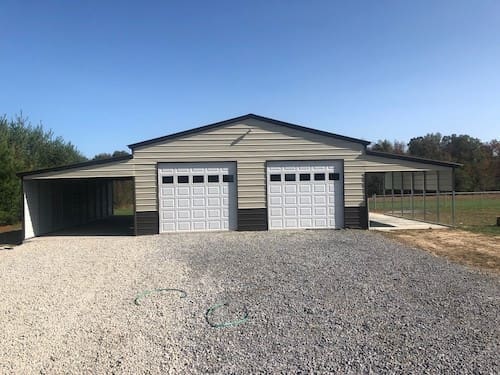 Double Garage With Leantos